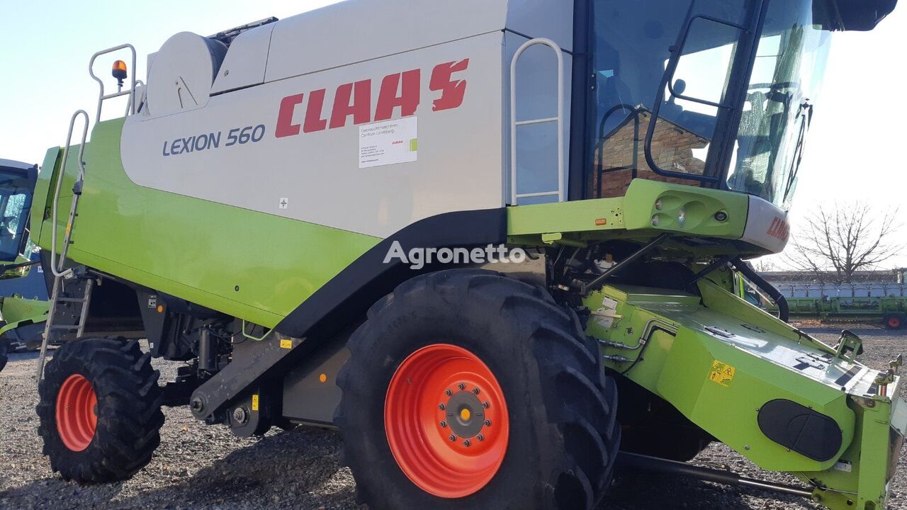 θεριζοαλωνιστική μηχανή Claas Lexion 560